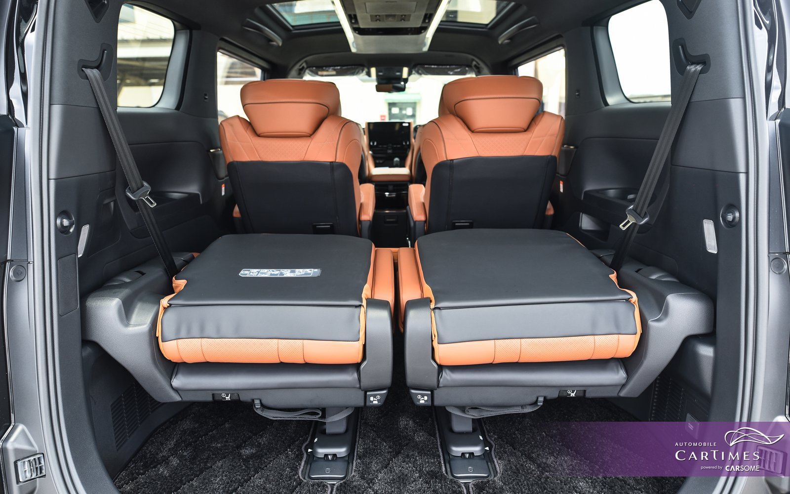 Toyota Vellfire 2.5Z Hybrid Premier photo 12